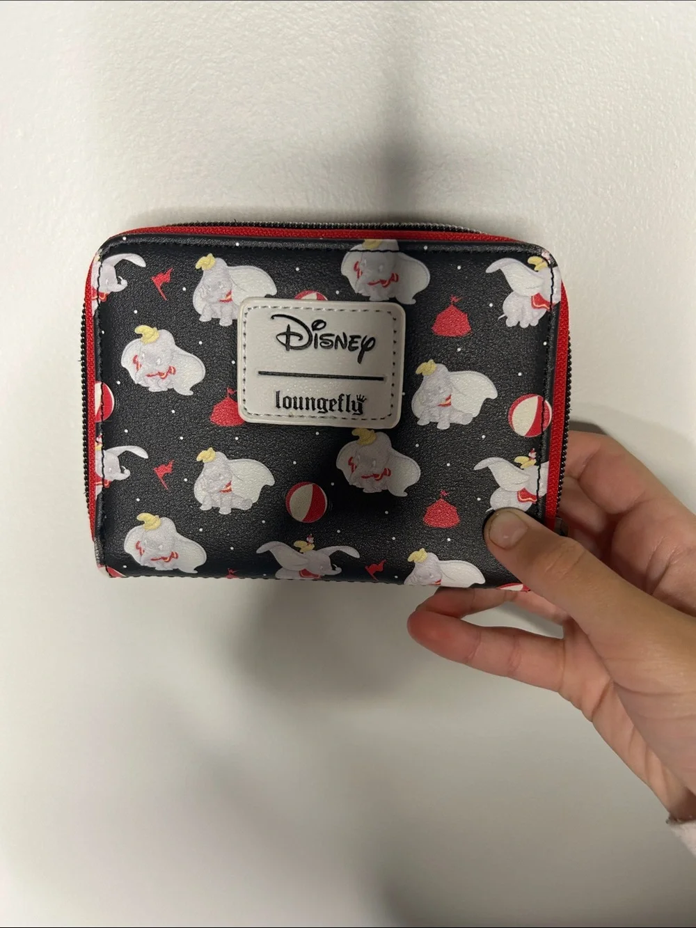 Disney x Loungefly Dumbo Black Zip Wallet